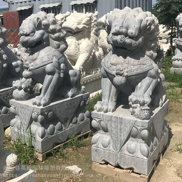 ��ʯʯͷʨ�� ������ʯ��ʨ��һ�Ի�����ʨ�ӵ�λ�ſڰڼ�