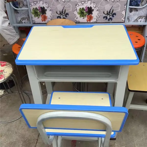 昆明学校课桌椅双层床书架办公桌食堂餐桌学校家具