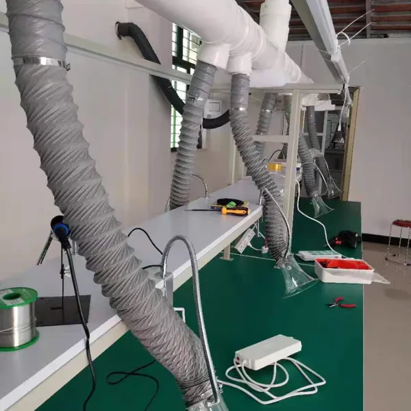 流水线电烙铁焊锡安装喇叭口抽烟排烟管道静音风机施工
