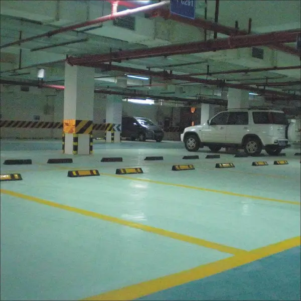 车库颜值逆袭，一款好地坪提升车场整体质感