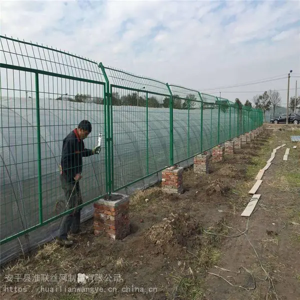 园林围墙网围栏 无锡农村封闭护栏网 1.8米*3米双边护栏网