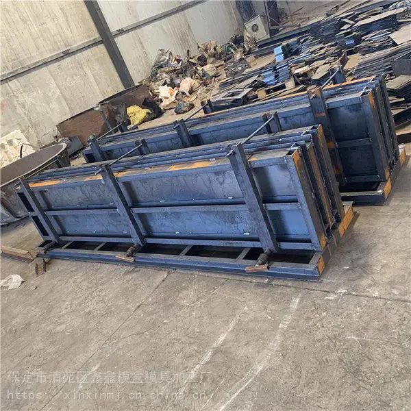 西藏水泥围墙板模具 鑫鑫预制围墙模具 围墙塑料模具 新品带花纹效果
