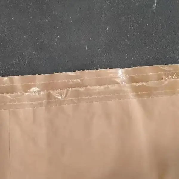 天津纸塑复合袋:可选用三合一或二合一复合袋,内层是PP或PE的编织布,外层是精制复合牛皮纸