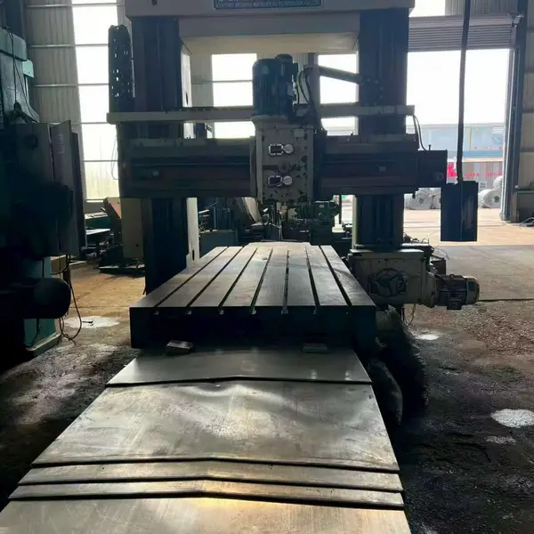 出售二手京鼎X2012T龙门铣床工作台长度3米主轴转速526