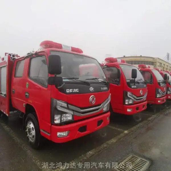 新疆3吨水罐消防车:沙漠绿洲的紧急救援利器