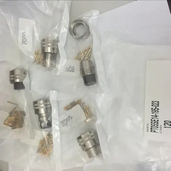 ����ŵAMPHENOL MS3106A28-9S