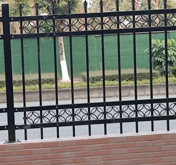 供应广东建筑围墙栅栏公园外墙护栏铁艺围墙护栏生产安装