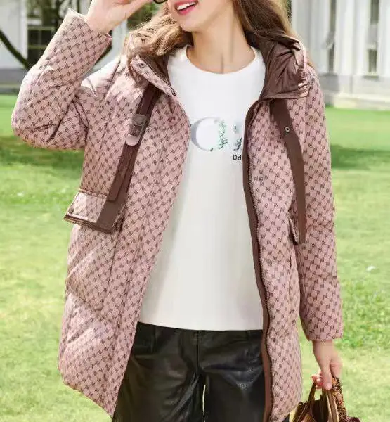 中大淑品牌女装羽绒服 宝莱国际大码设计师羽绒服 折扣店供应链