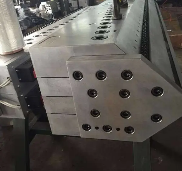 多层共挤模内复合模具
