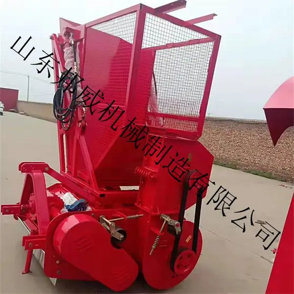 多功能小型秸秆粉碎回收机 牧草粉碎回收机四轮拖拉机带回收机