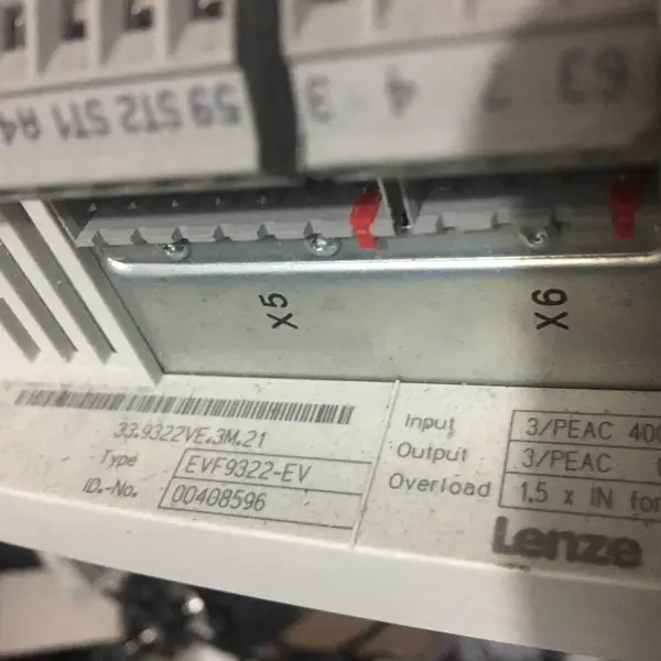 LENZE全新原装伦茨变频器EVF9321-EV和EVF9322-EV伺服控制器0.37KW