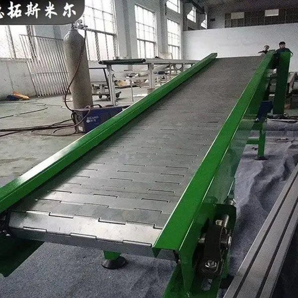 德隆机械耐高温输送机侧挡板链板上料传送带裙边挡板提升机