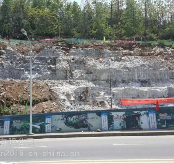 福建石头破碎膨胀机_川优石头破碎剂_破碎剂市场