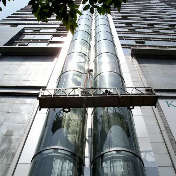 云浮市弧形观光电梯玻璃维修更换