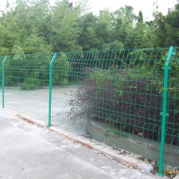 雷泰 供应双边丝护栏网 公路护栏网 *** 工地护栏