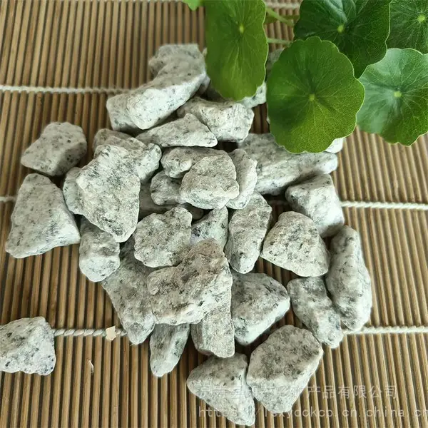 工厂批芝麻白彩砂 10-20目20-40目粗砂海绵人造石用彩砂