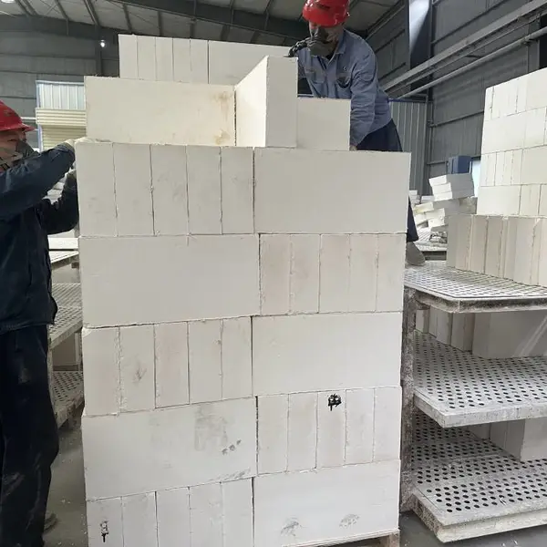 保温建材 硅酸钙板 防火板 阻燃保温层 耐温1050°C