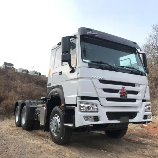 出口库存现车中国重汽豪沃6*4双驱动重型牵引车ZZ4257N3247B1