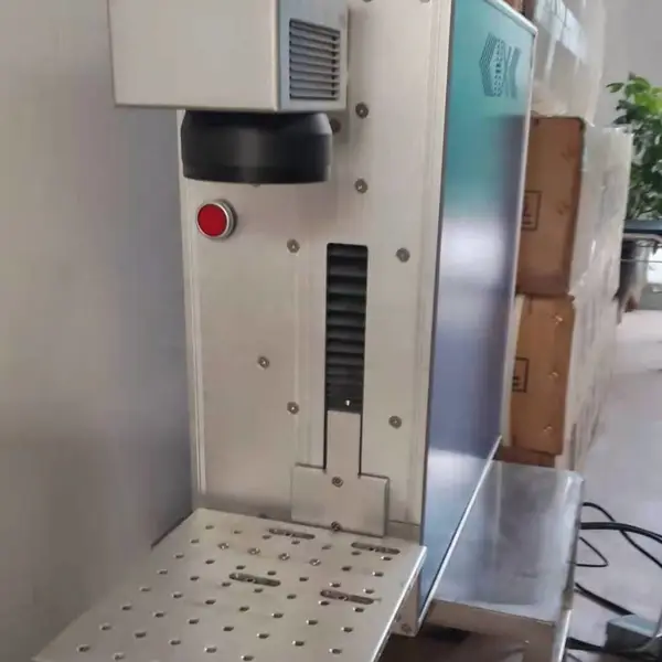 洛阳小型标牌专用激光打标机 二手激光打标机