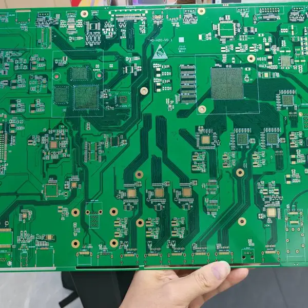 PCB电路板2-8层免费打样,速度快,网上操作简单。
