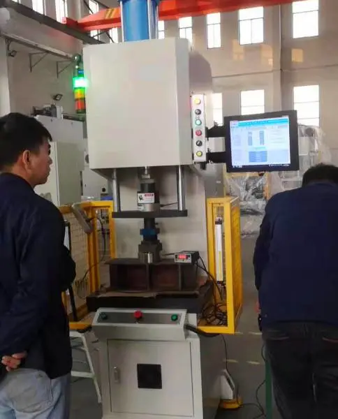数控伺服液压机商品货源 数控液压机销售研发 数控四柱液压机