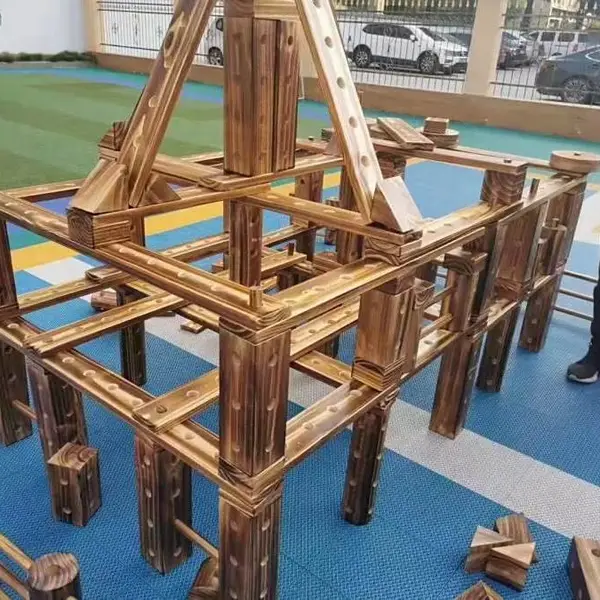 幼儿园大型户外碳化积木构建区实木益智玩具搭建区
