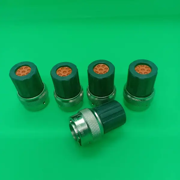 RT06128PNHEC03插头,公胶芯,8孔,#12金属壳体,#16端子:14-26AWG,13A