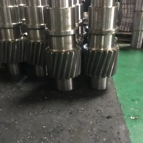 齿轮轴 斜齿轮 传动轮 精密齿轮 峥弘齿轮轴 钢制齿轮轴