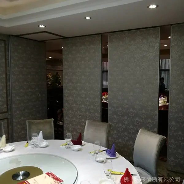 供应移动隔断、专业酒楼活动屏风、玻璃移动隔断