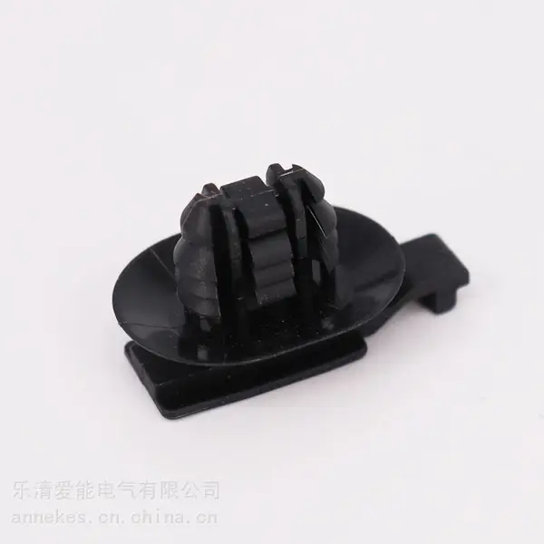 盒装汽车卡扣100PCS塑料卡扣通用型汽车修理包汽车通用塑料卡扣