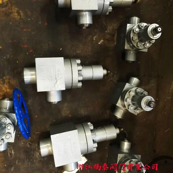 CHVJ沧海阀门 高压角式节流截止阀L/J67Y-250 DN50 焊接角阀