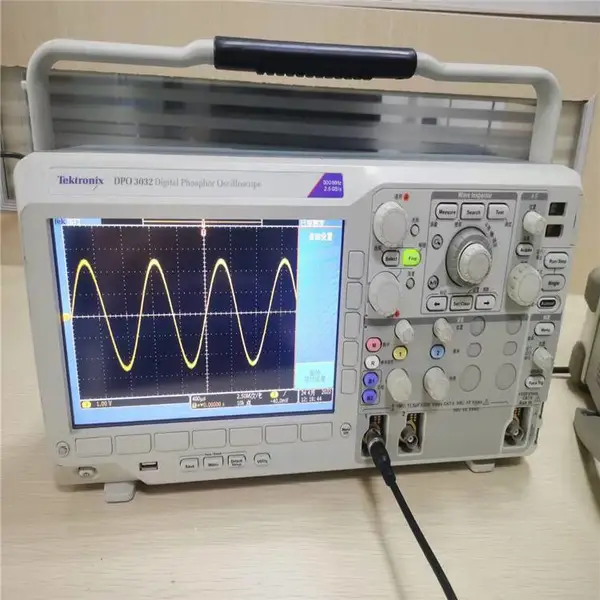 ��������Tektronix̩��DPO3032����ʾ����DPO3052