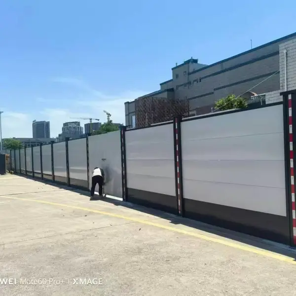 雨山区建筑围挡多少钱-- 老邻居围挡!