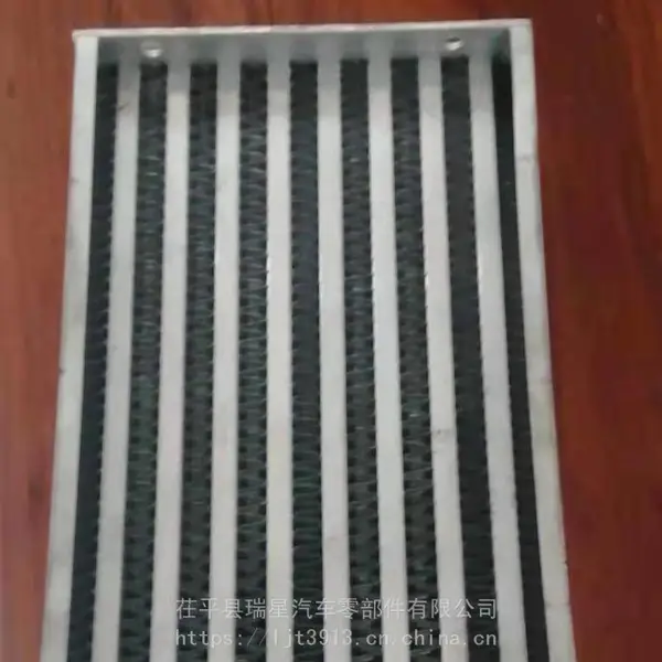 定制加工中冷器汽车小水箱暖气片 艾灸设备散热器水箱