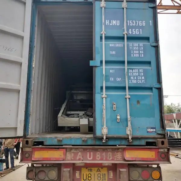 中国石家庄汽运铁路经友谊关出口到越南老挝万象二手叉车