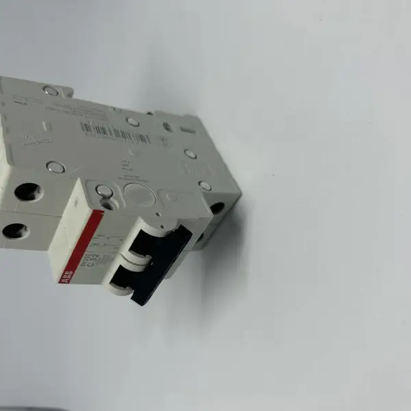 ABBС�Ͷ�·��S203-C63 ΢�Ϳ������� C�ͷֶ�����6kA ��������