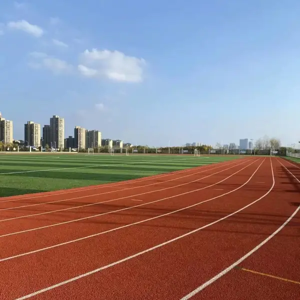 奥人体育北京透气型塑胶跑道 混合全塑球场仿真草坪运动场地面材料