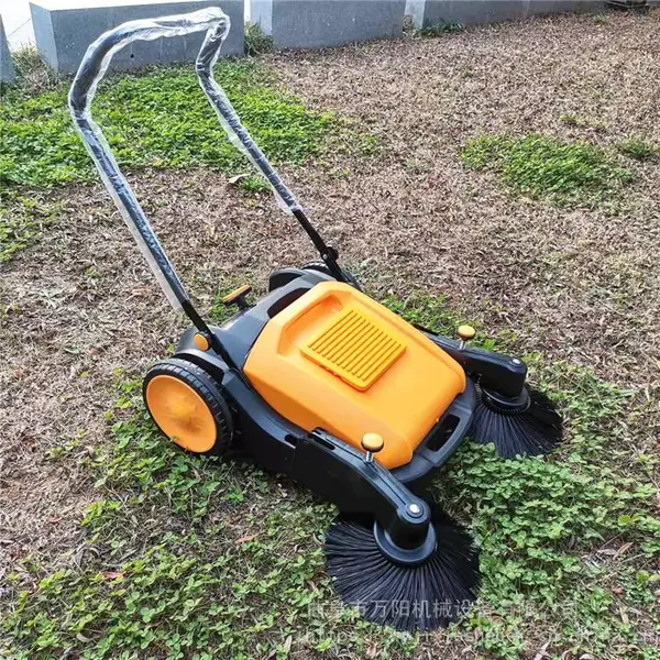 ����ʽ�޶����ֶ���೵ɨ�۳�ɨ��Ҷ�ȵ�·����ɨ�س�