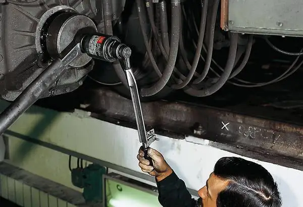法国 facom机械扭矩扳手306系列耐久性测试多达 50,000 次