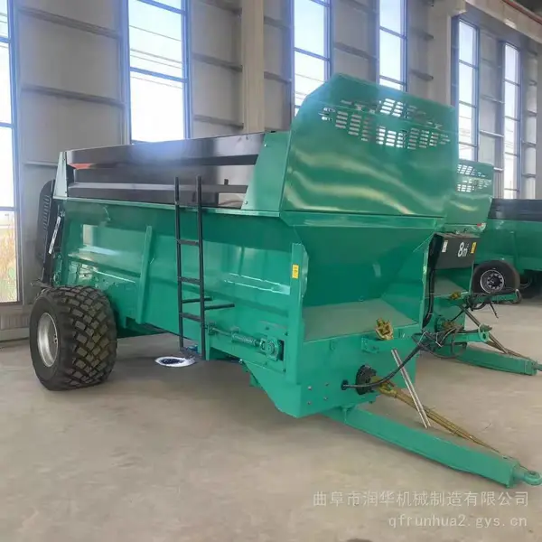 干湿粪肥撒粪车 3立方柴油三轮撒肥车 12立方立式绞龙式撒粪机