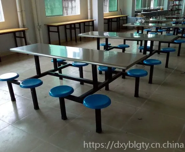 四人位餐桌定制 德鑫源快餐饮家具连体餐桌椅生产批发