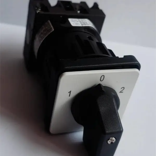 伊顿穆勒(EATON) 凸轮负荷隔离开关 型号 T0-1-15451/I1