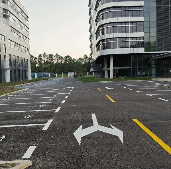 njdzjt-2027道路划线-地面停车位划线 停车场划线