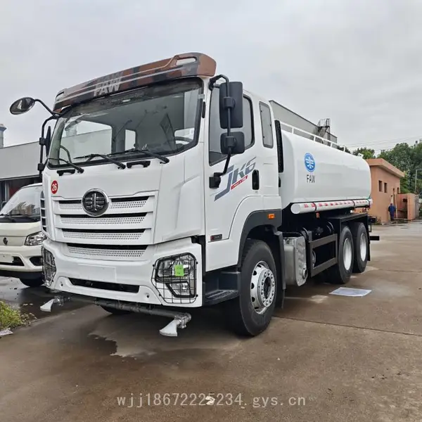 解放6x4后双桥20方出口型洒水车 20000升外贸水罐车
