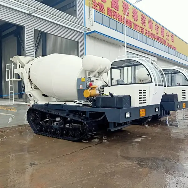 南方水田用履带罐车 工程履带式混凝土运输泵 厂家直供履带式灌浆机