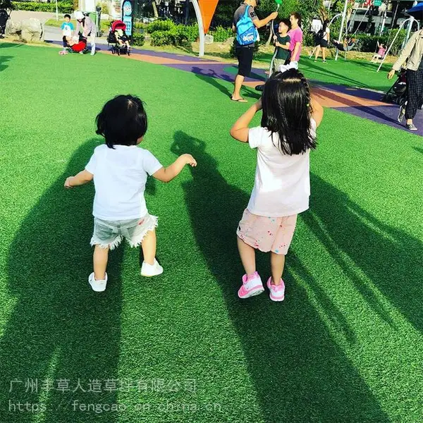 仿真地毯草小区花园绿化展厅婚礼装饰塑料假草学校操场人造草