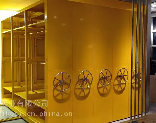 深圳宝安定做手摇移动挂衣柜 密集架挂衣服密集柜厂家