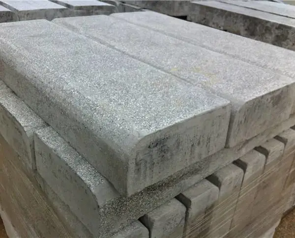 �����в����ط»�����·��ʯ�İ�װʩ��