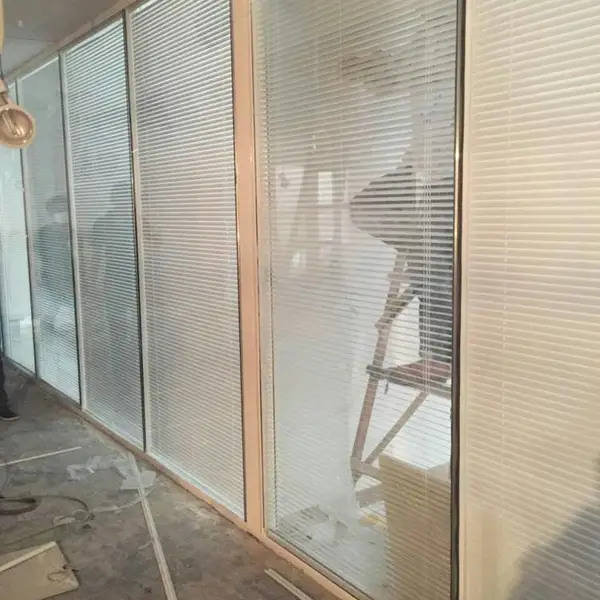 深圳办公室各种样式款式玻璃隔断墙铝合金隔断定制厂家