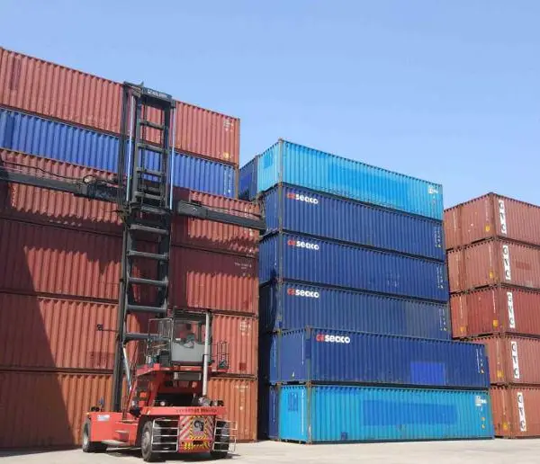 出口铜管铝箔、模具注塑机到波兰 中欧铁路国际运输 操作成熟 派送到门